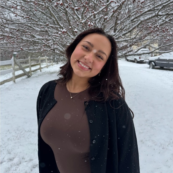bella_helton
